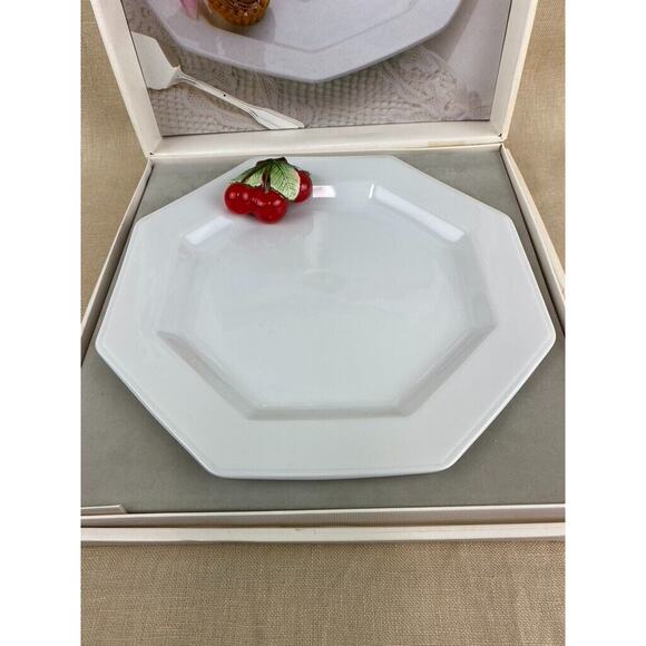 Mikasa Blanc De Blanc Serving Brunch Plate with Dimensional Cherries - Picture 4 of 9